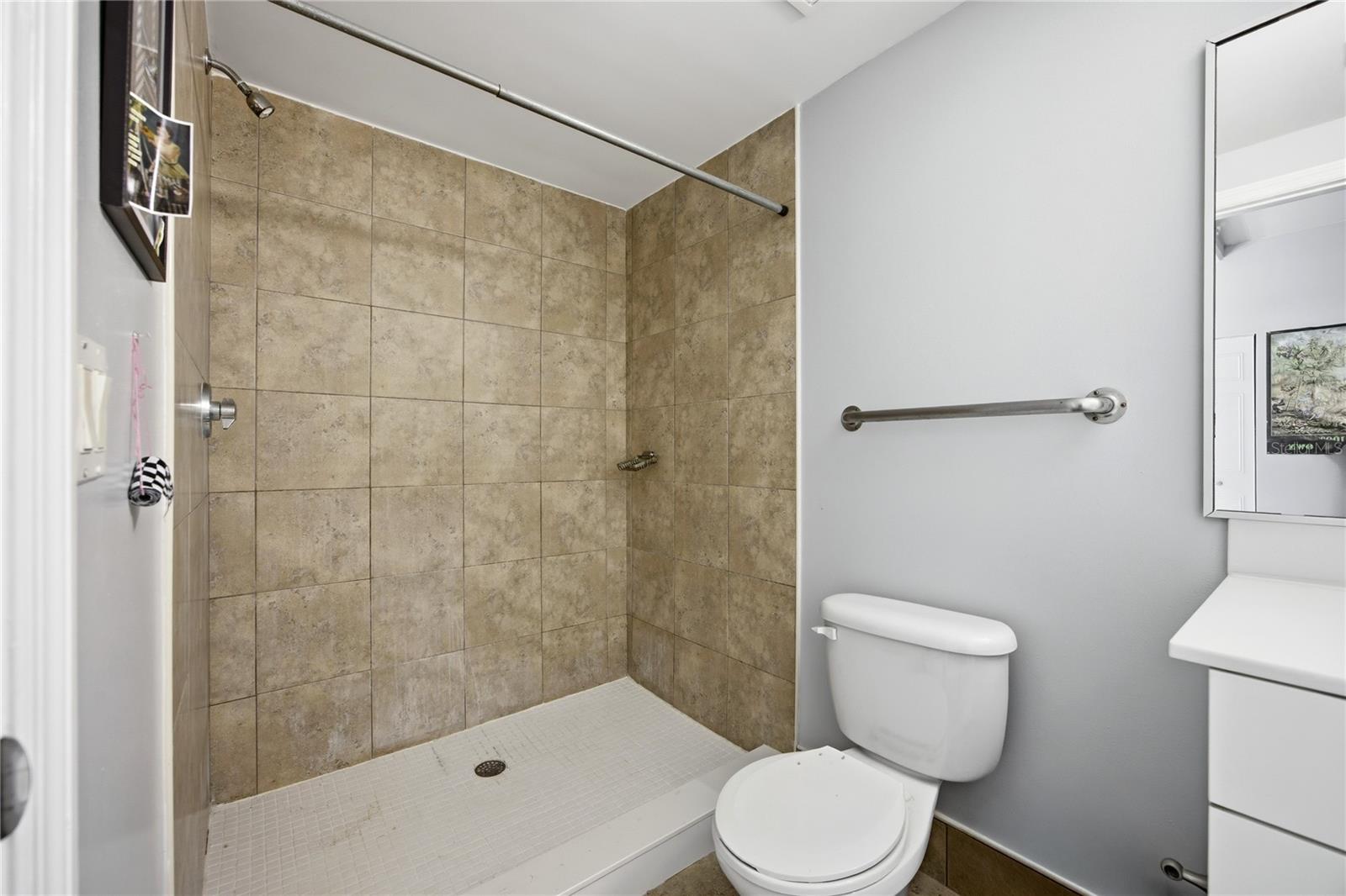 Image 22 of 35 For 2515 35th Place 117