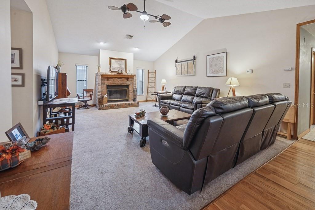 Image 16 of 38 For 725 56th Avenue