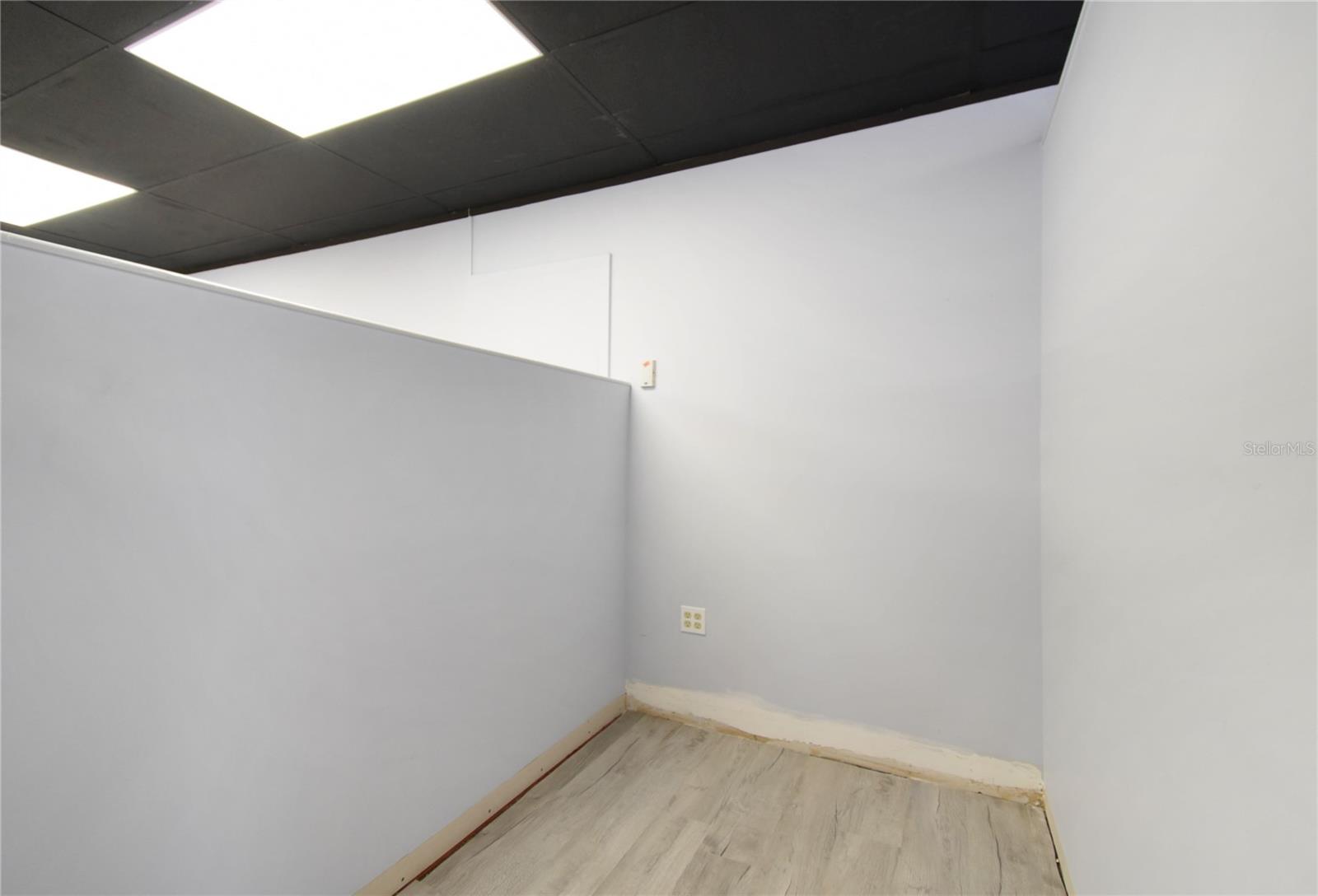 Image 9 of 13 For 233 Bay Street 1101