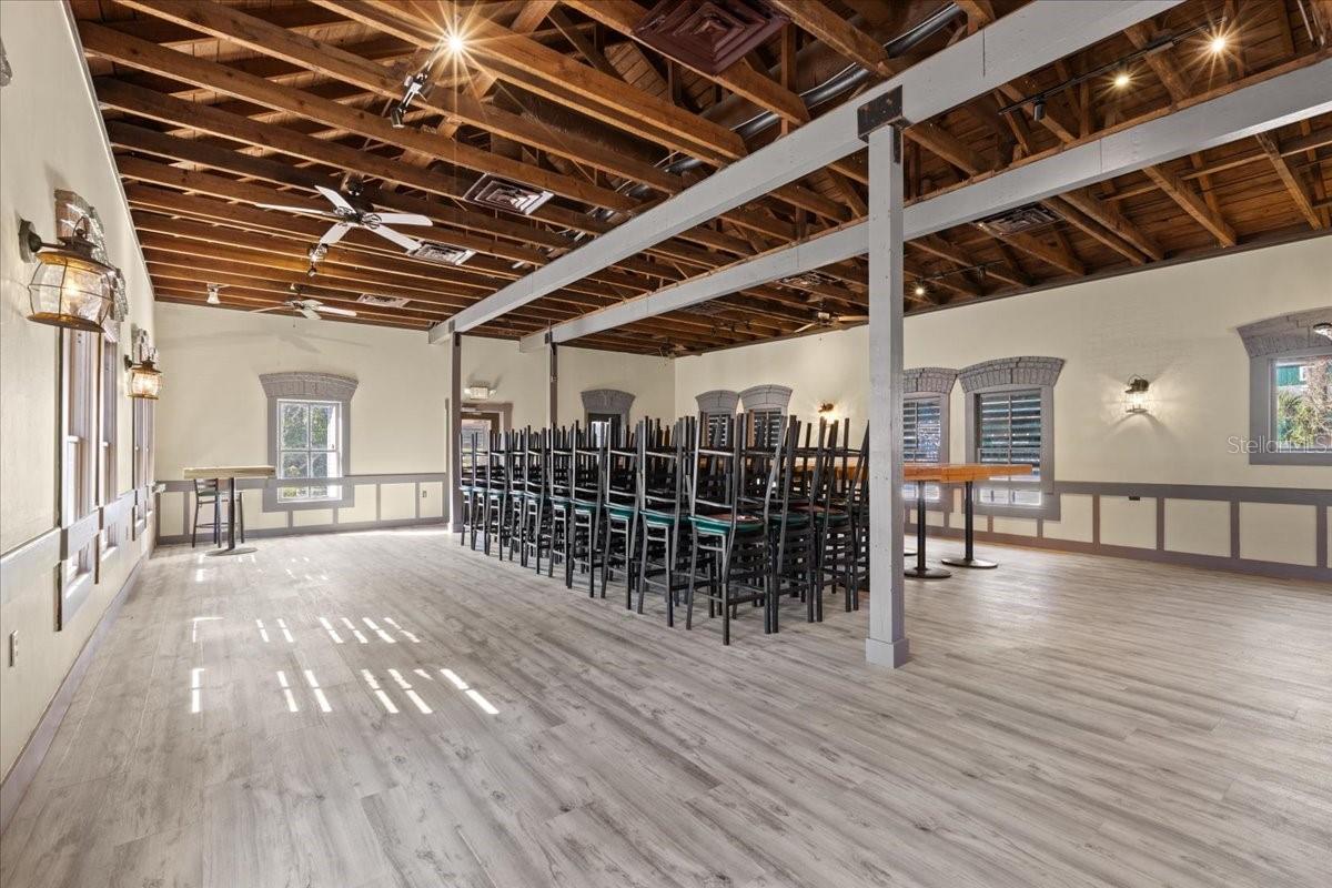 Listing photo id 13 for 115 1st Street