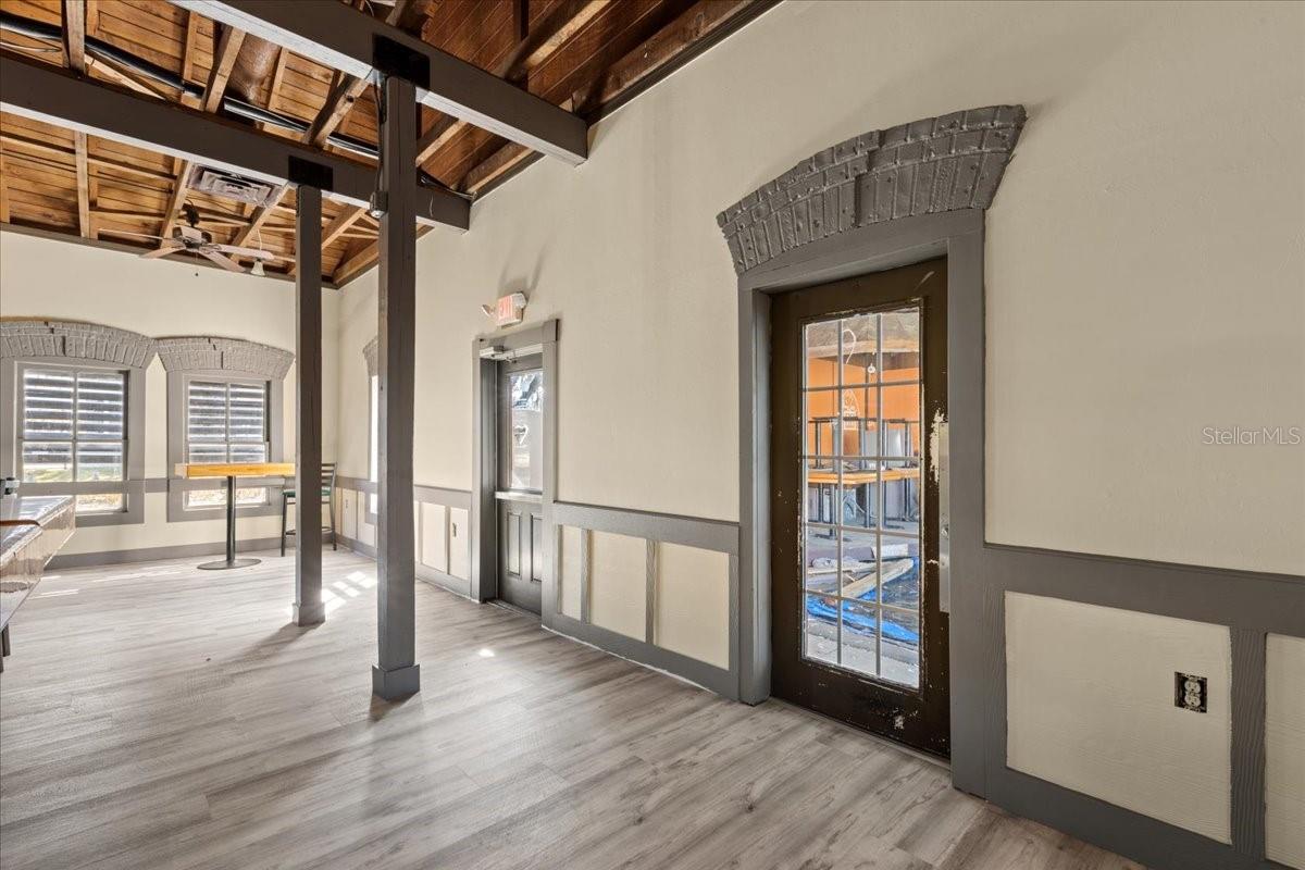 Listing photo id 16 for 115 1st Street