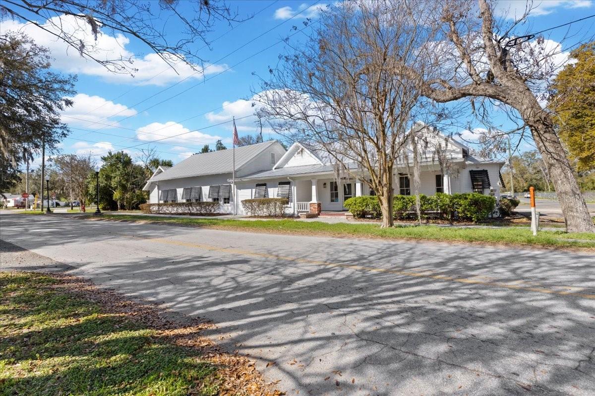 Listing photo id 0 for 115 1st Street