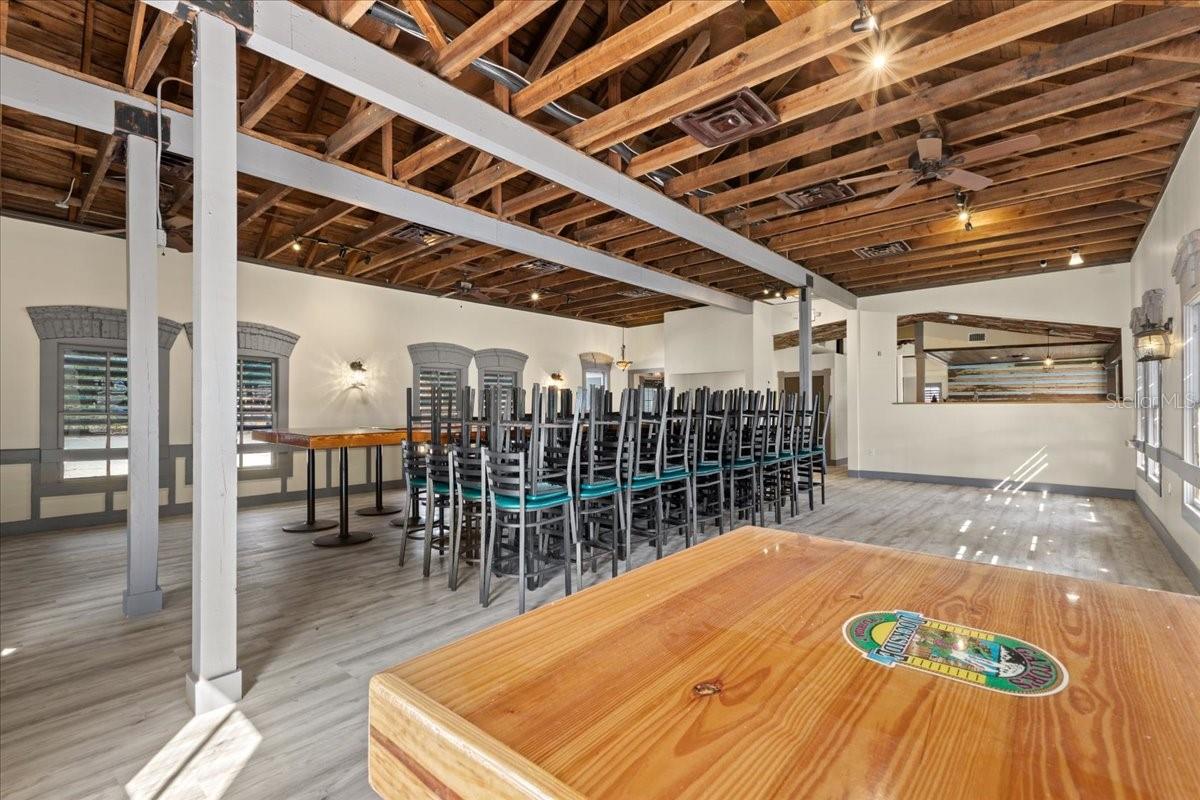 Listing photo id 18 for 115 1st Street