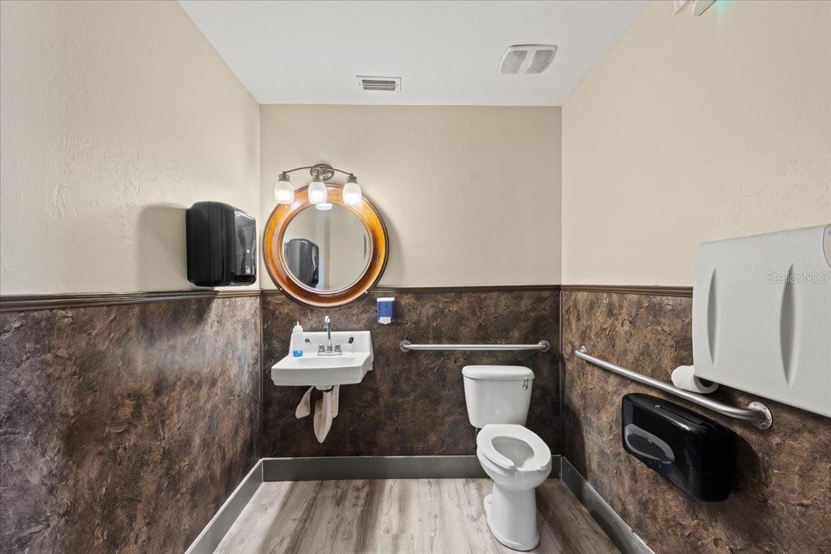 Listing photo id 20 for 115 1st Street