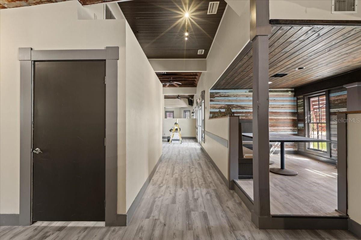 Listing photo id 23 for 115 1st Street