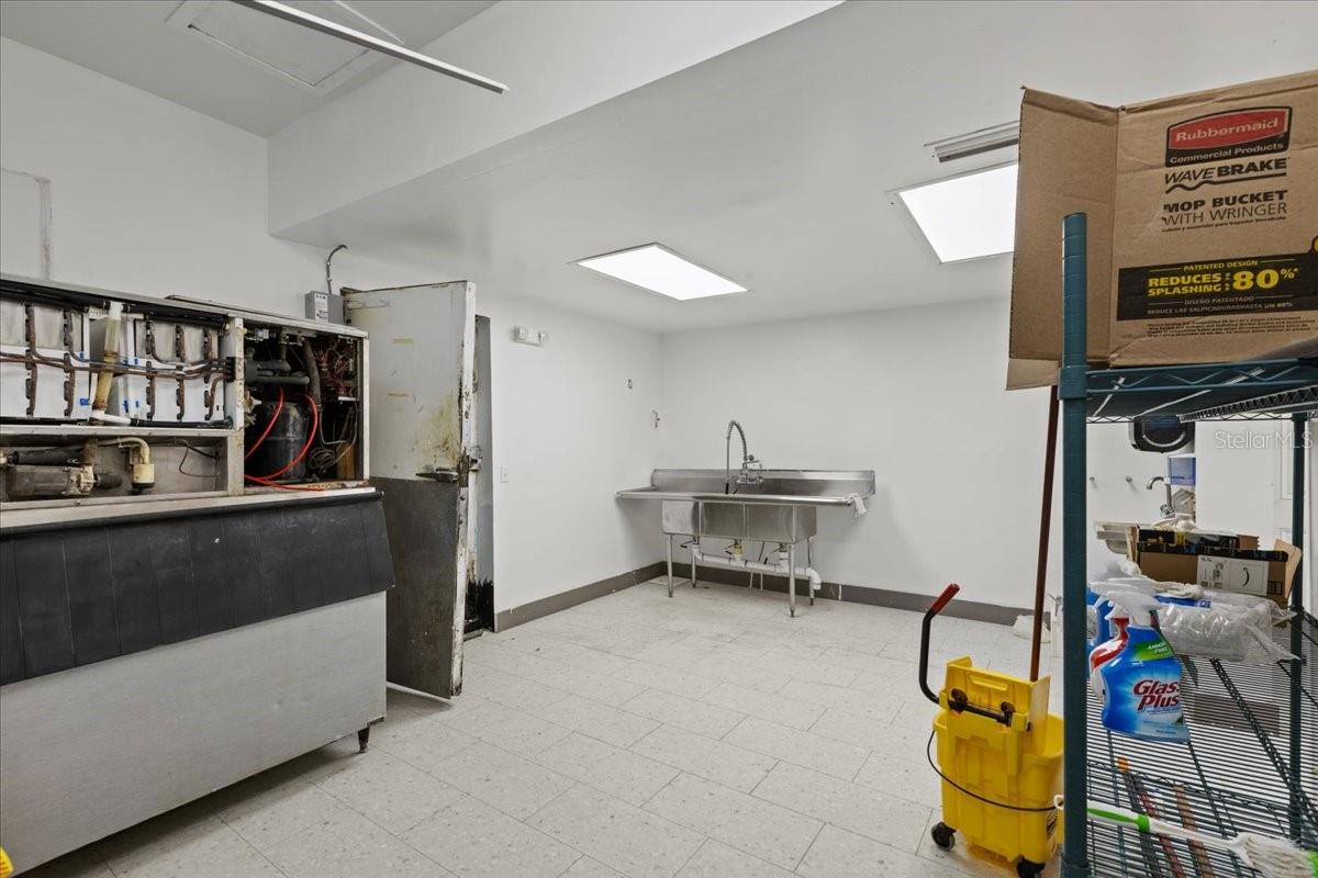 Listing photo id 28 for 115 1st Street