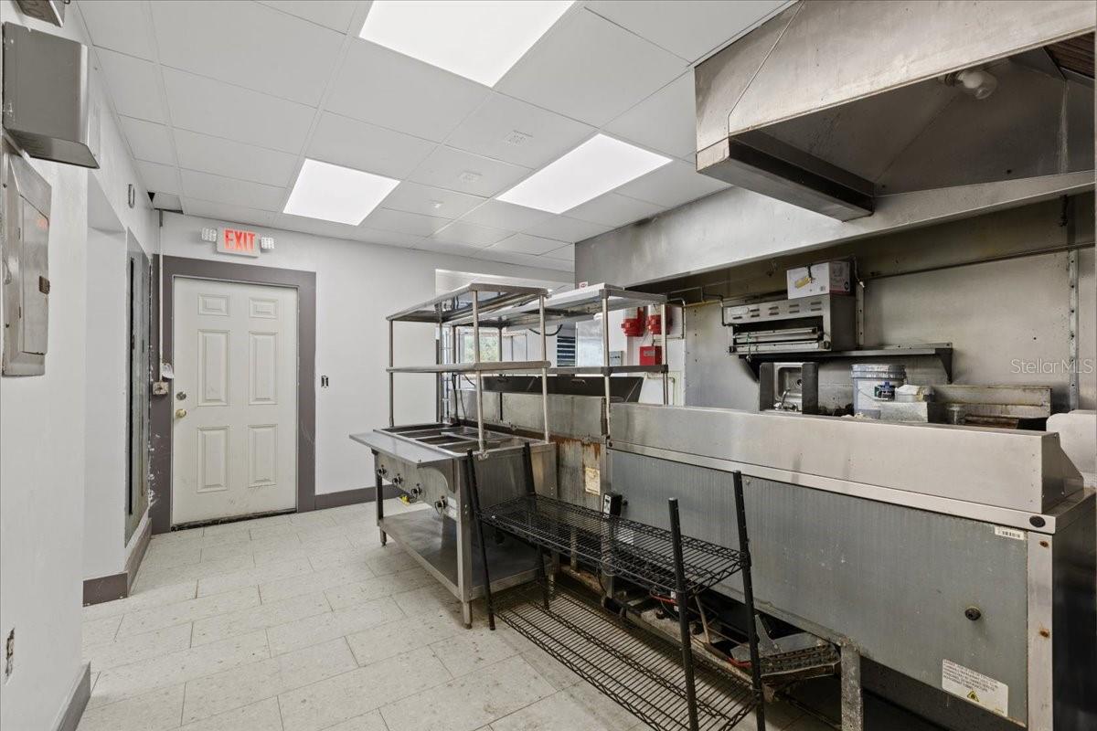 Listing photo id 31 for 115 1st Street