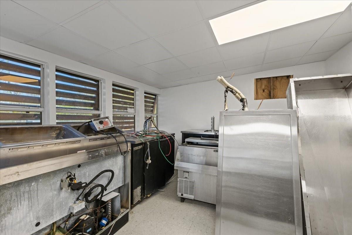 Listing photo id 32 for 115 1st Street