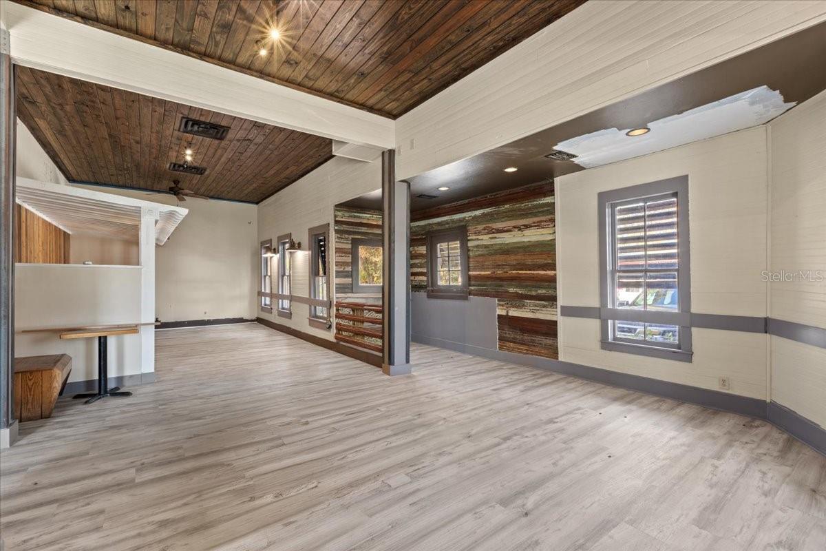 Listing photo id 35 for 115 1st Street