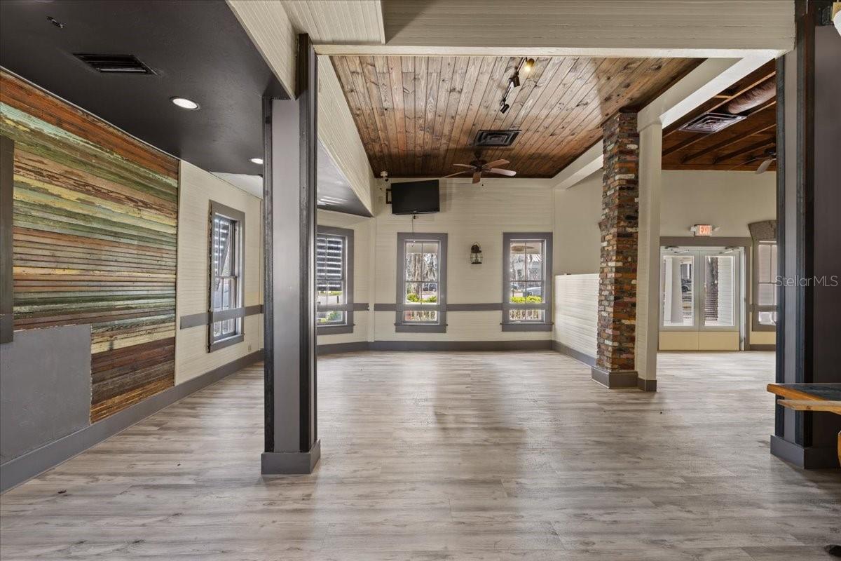 Listing photo id 38 for 115 1st Street