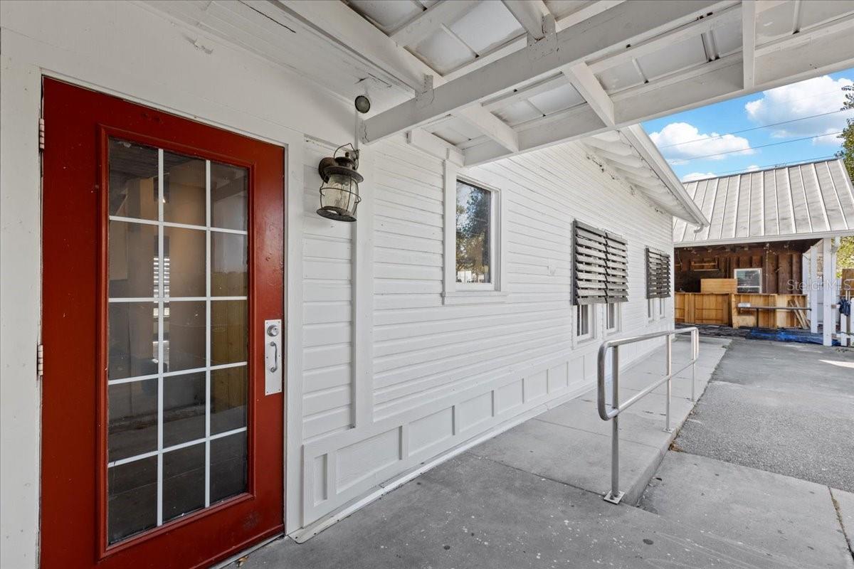 Listing photo id 41 for 115 1st Street