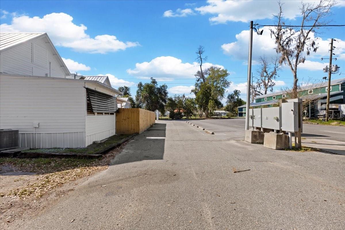 Listing photo id 46 for 115 1st Street