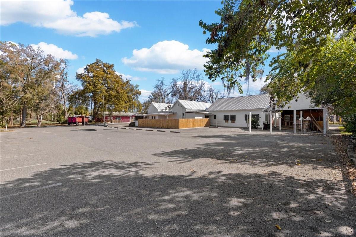 Listing photo id 48 for 115 1st Street