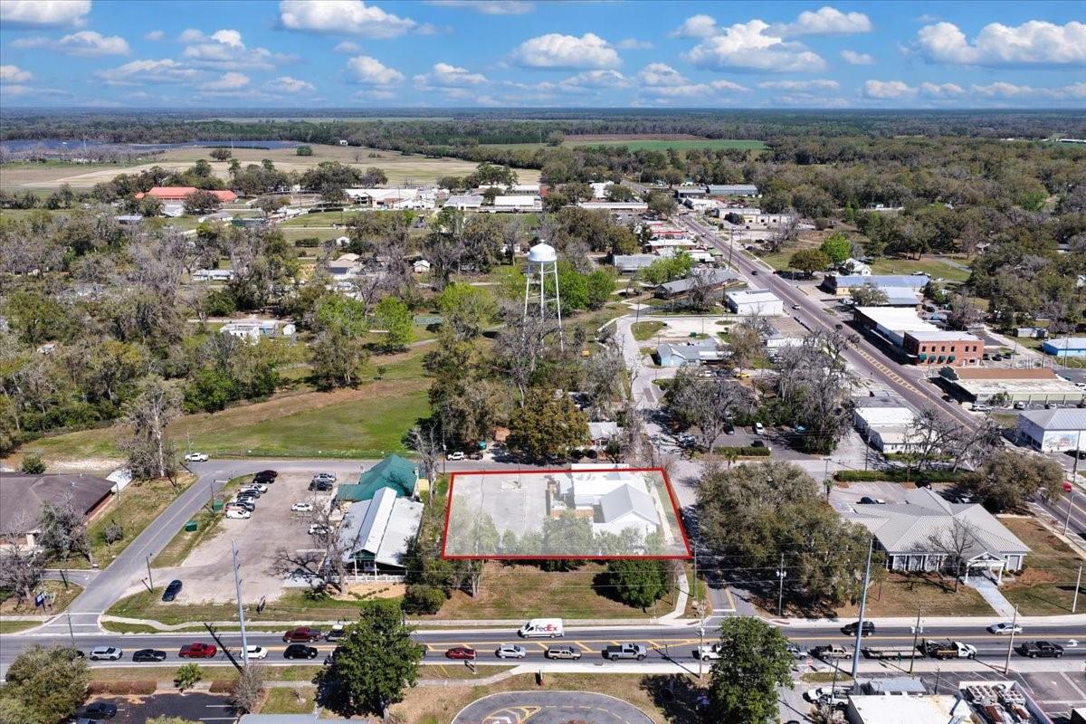 Listing photo id 52 for 115 1st Street