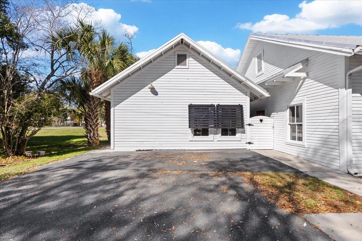 Listing photo id 4 for 115 1st Street