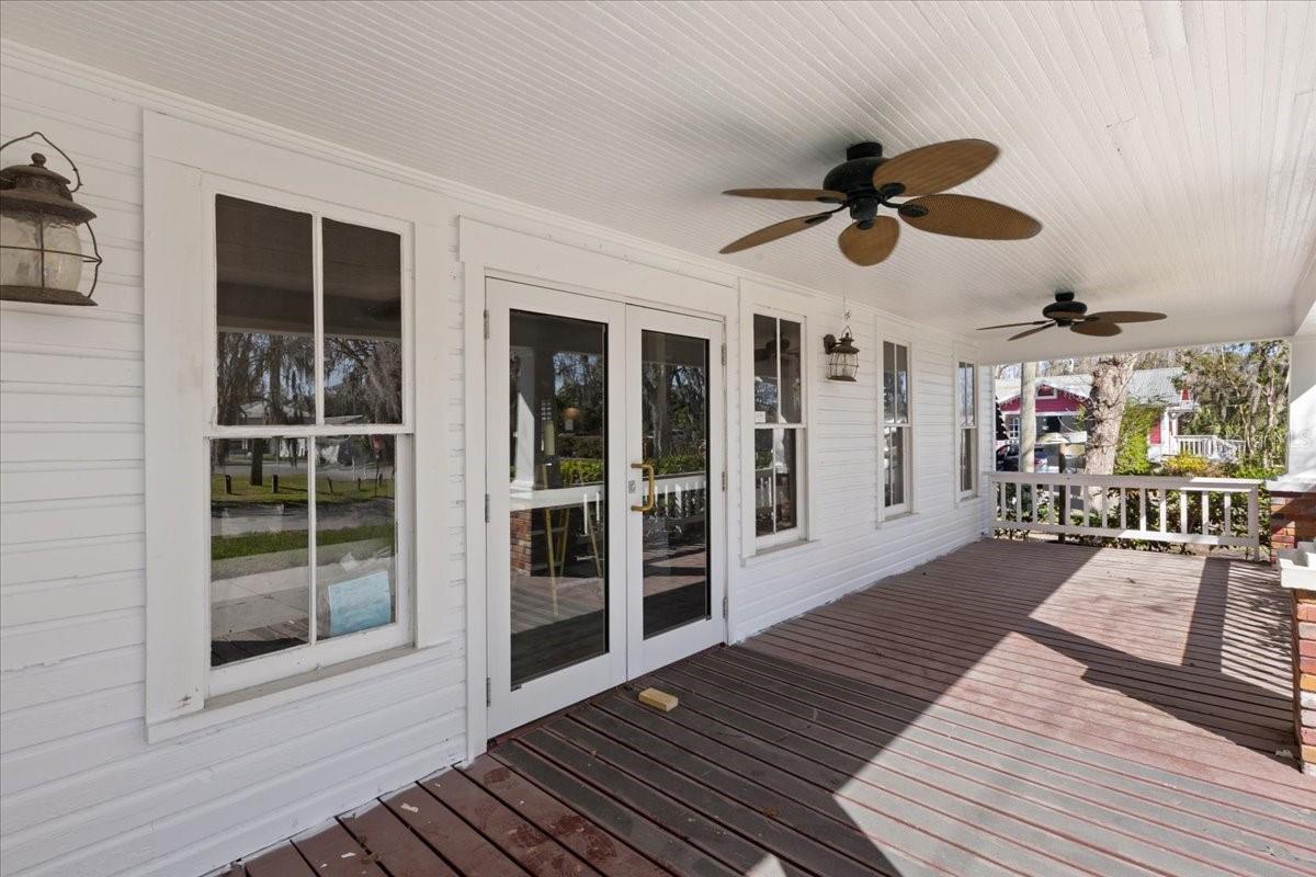 Listing photo id 6 for 115 1st Street