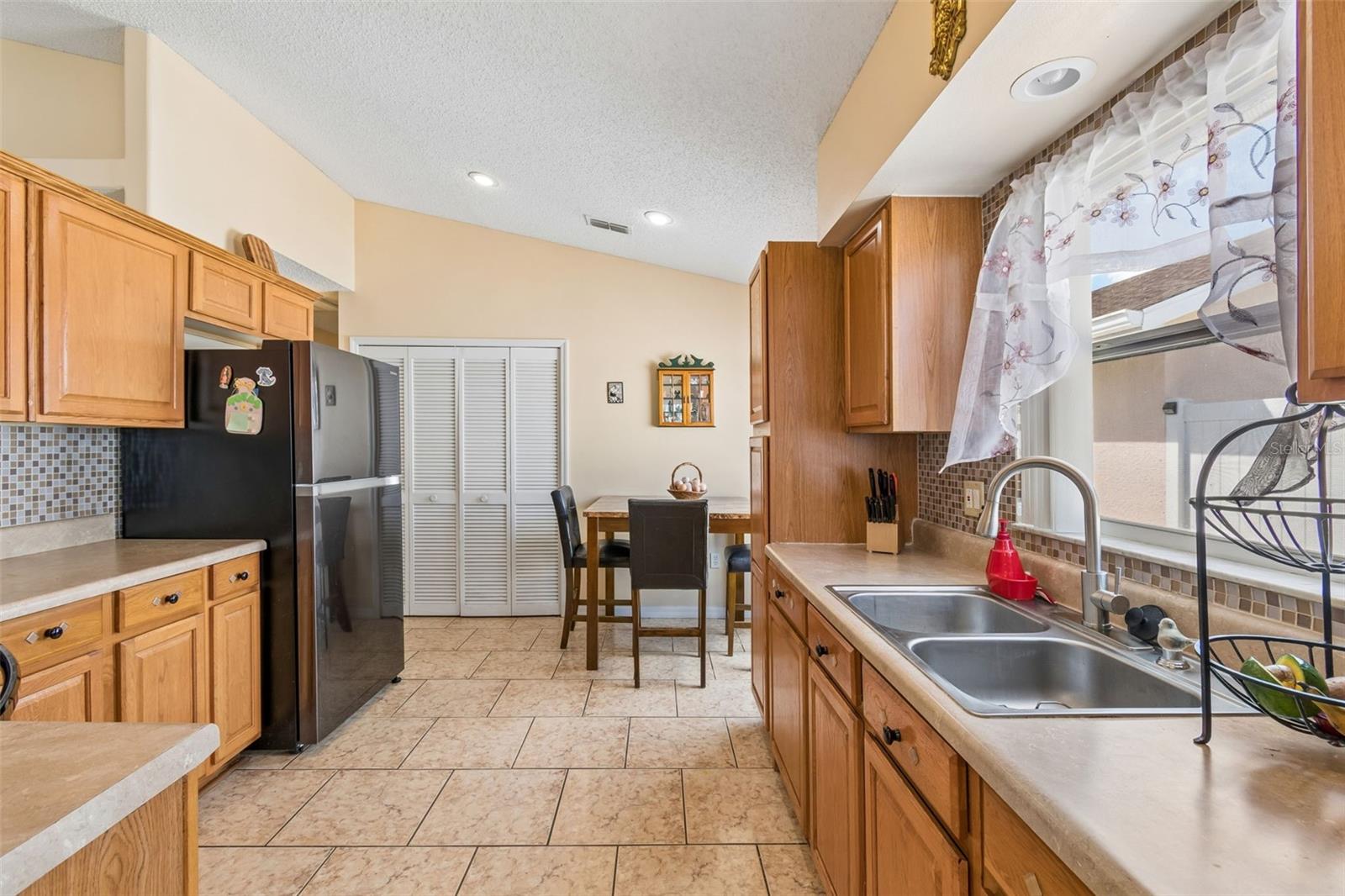 Image 13 of 54 For 2610 Walden Court