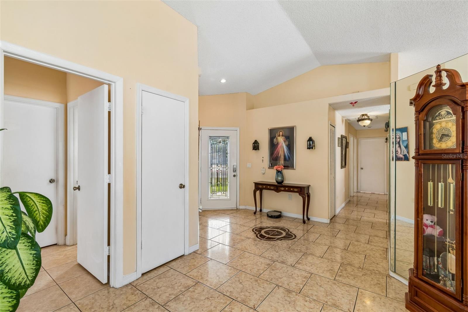 Image 5 of 54 For 2610 Walden Court