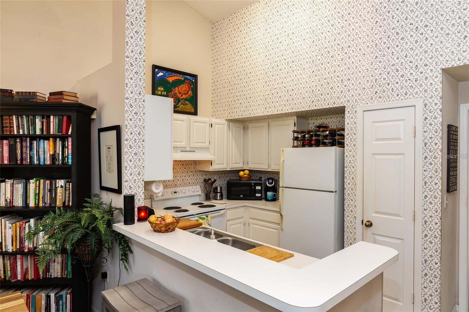 Image 4 of 15 For 10000 52nd Avenue 104