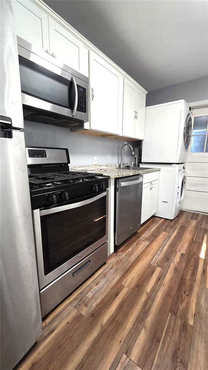 Image 16 of 23 For 1131 10th Avenue