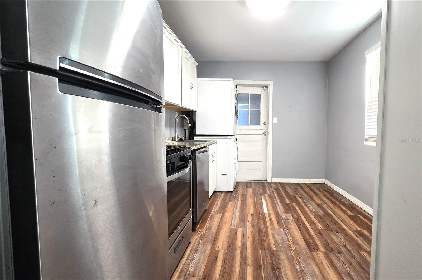 Image 20 of 23 For 1131 10th Avenue