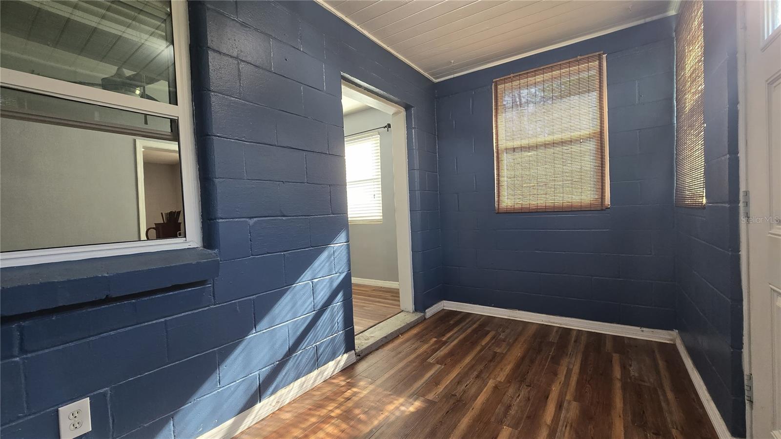 Image 22 of 23 For 1131 10th Avenue