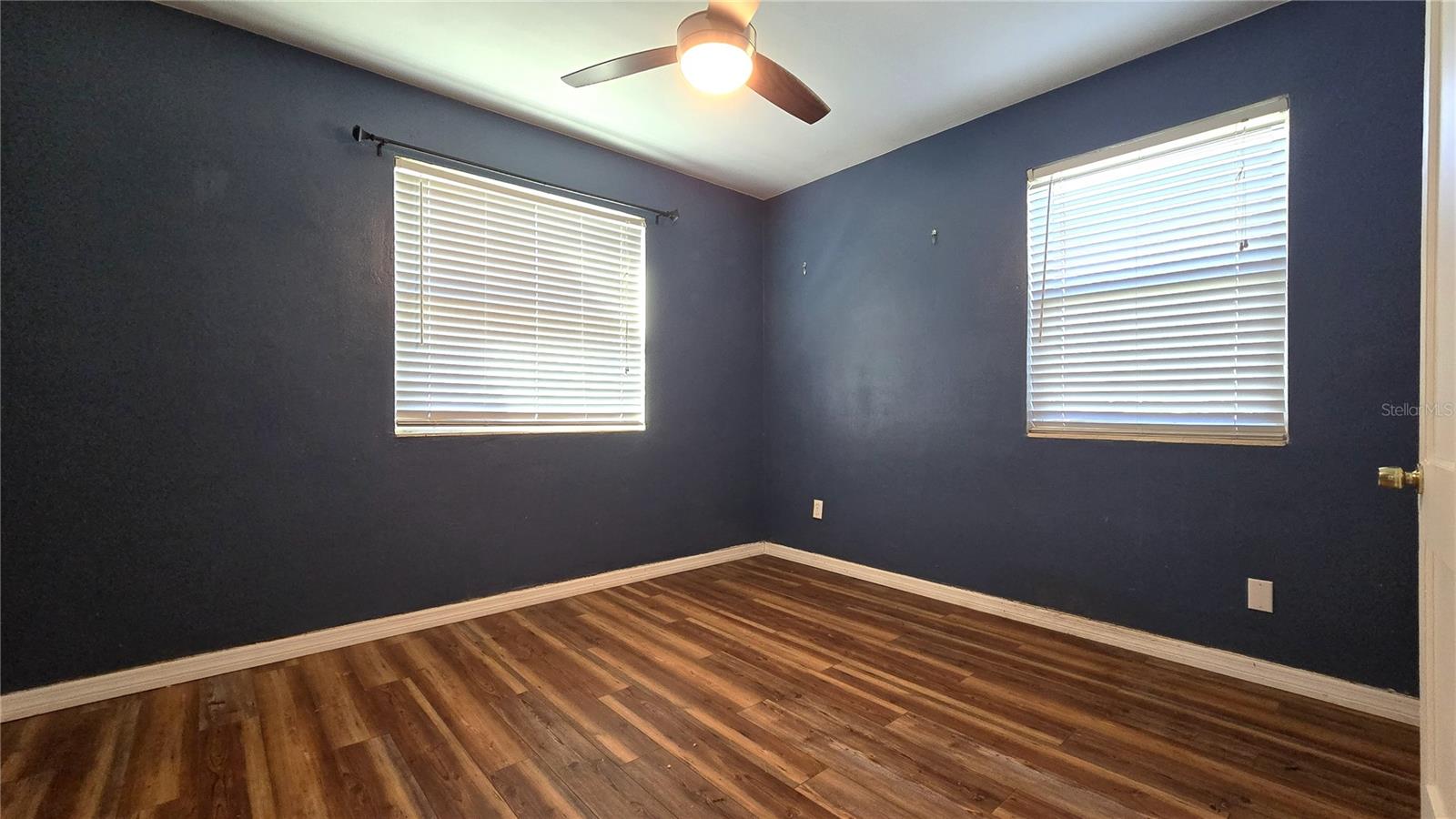 Image 8 of 23 For 1131 10th Avenue