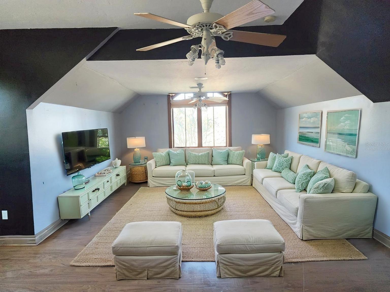 Image 15 of 41 For 13195 93rd Lane