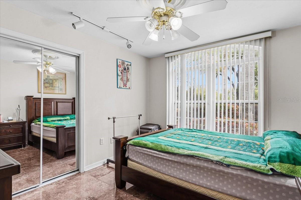 Listing photo id 21 for 196 Clubview Circle