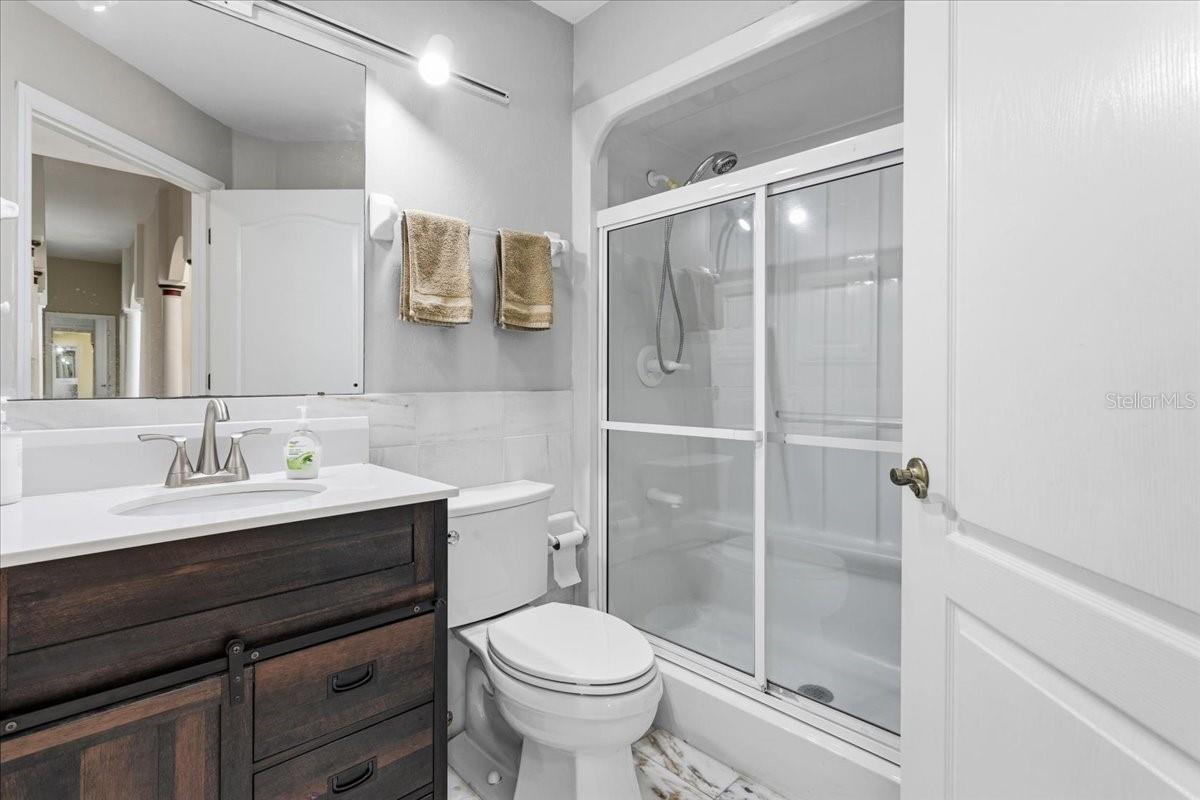 Listing photo id 22 for 196 Clubview Circle