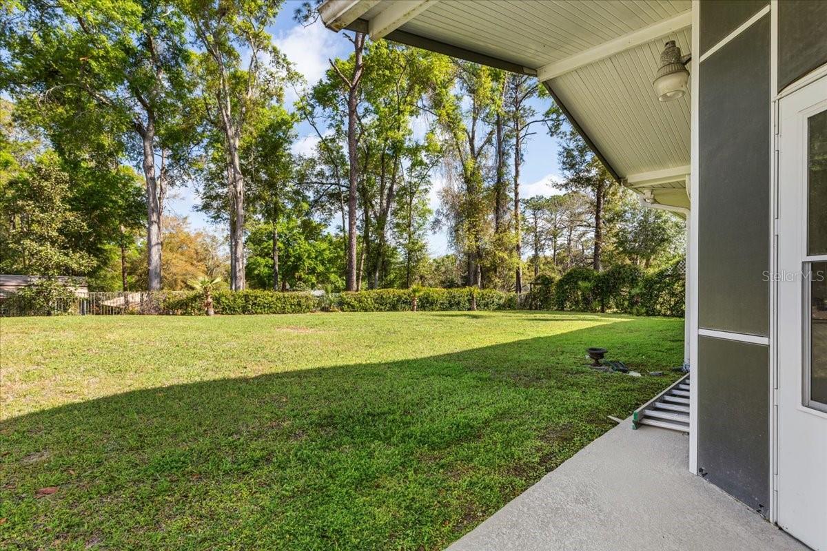 Listing photo id 33 for 196 Clubview Circle