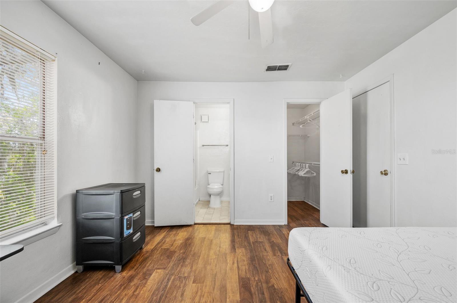 Image 15 of 32 For 3800 20th Avenue 611