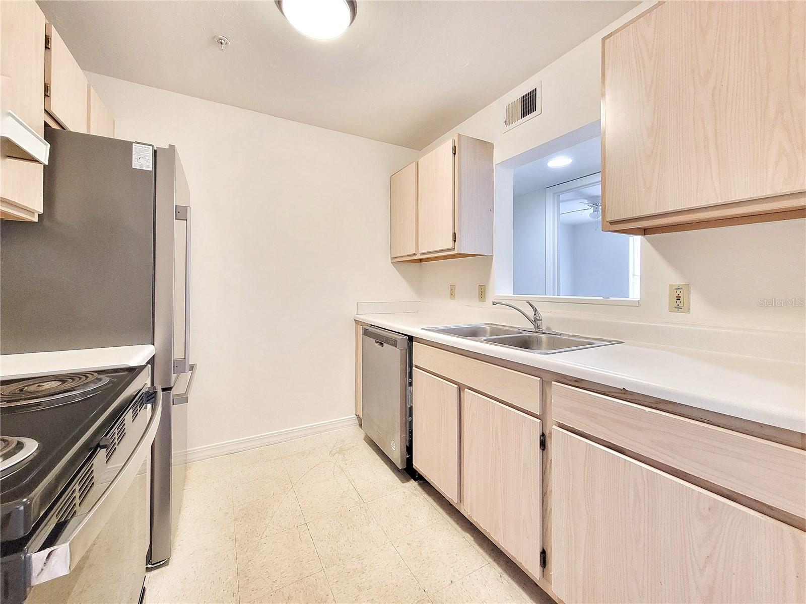 Image 13 of 27 For 2360 Archer Road 505