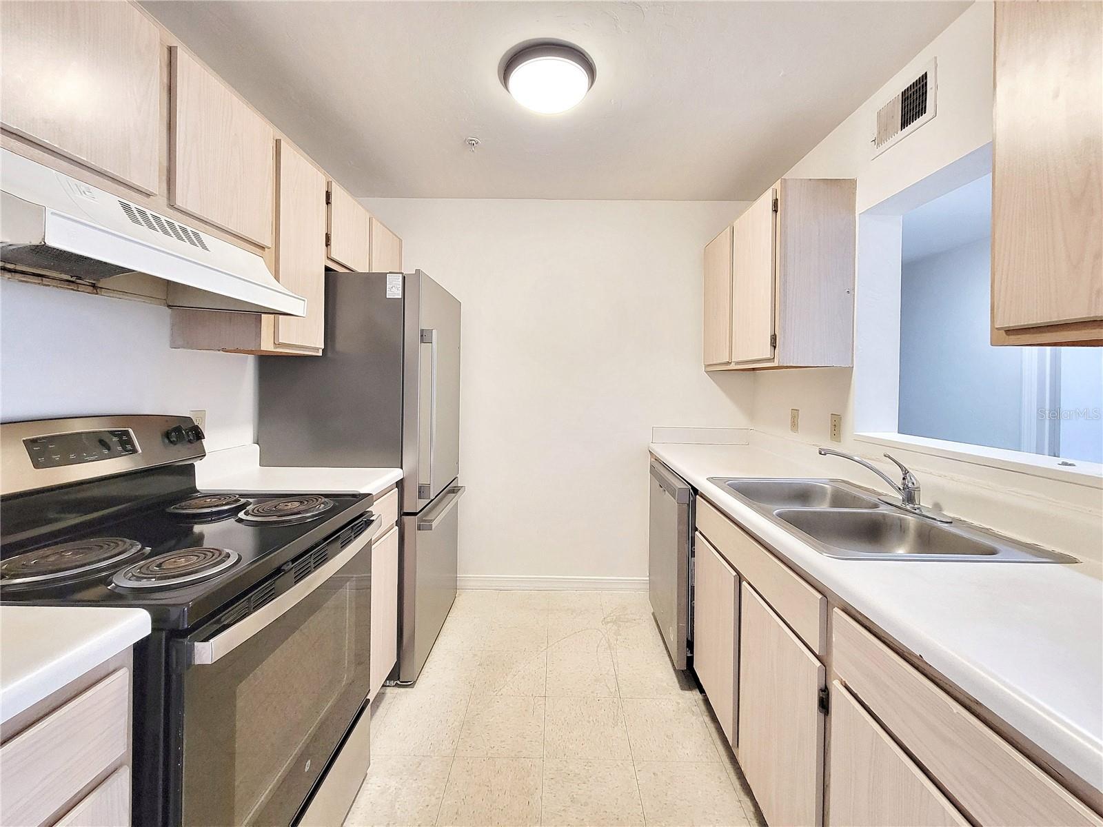 Image 14 of 27 For 2360 Archer Road 505