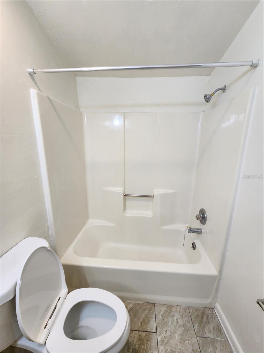 Image 10 of 39 For 2018 70th Terrace