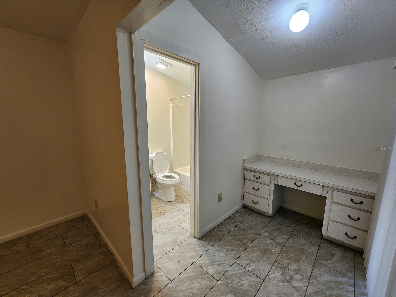 Image 14 of 39 For 2018 70th Terrace