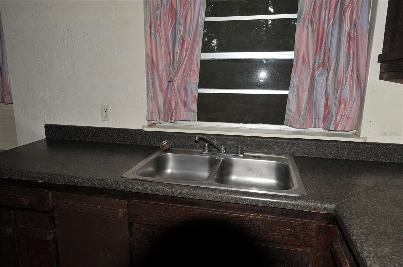 Image 10 of 24 For 410 19th Lane B