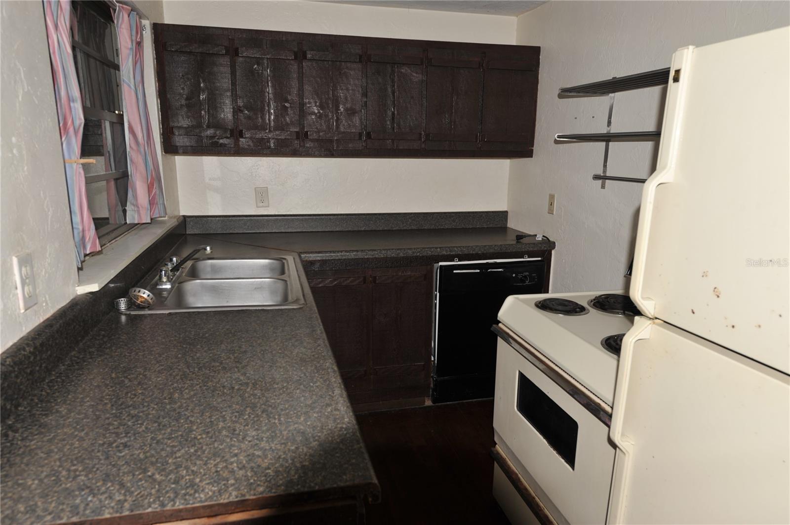 Image 12 of 24 For 410 19th Lane B