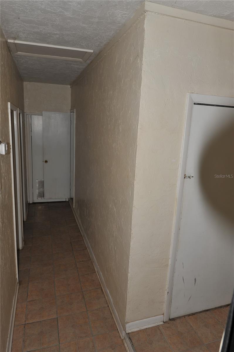 Image 13 of 24 For 410 19th Lane B