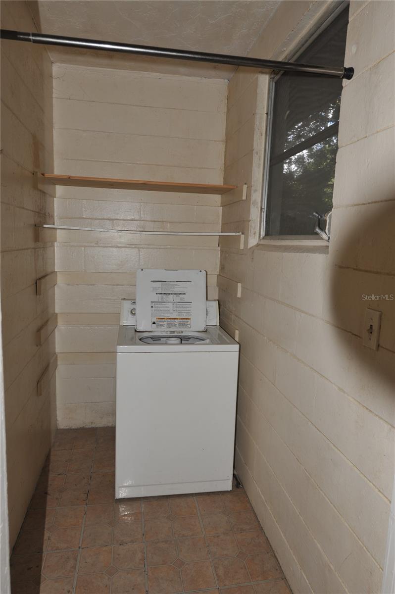 Image 15 of 24 For 410 19th Lane B