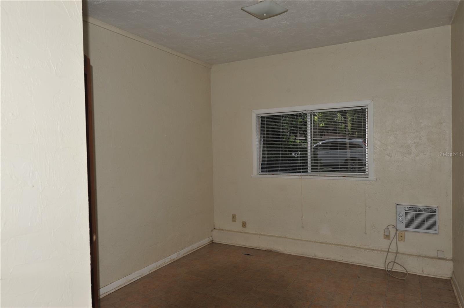 Image 17 of 24 For 410 19th Lane B