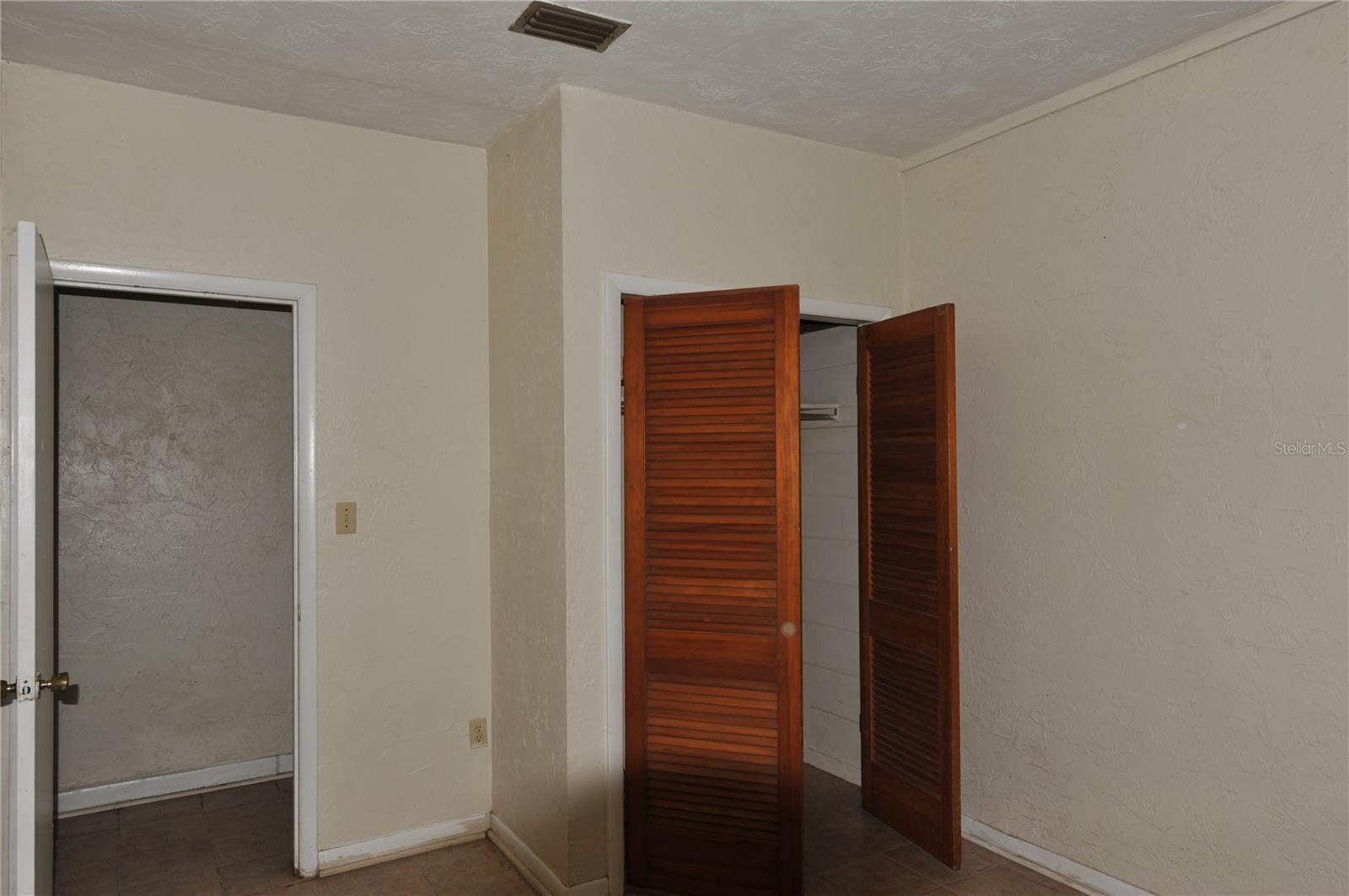 Image 20 of 24 For 410 19th Lane B