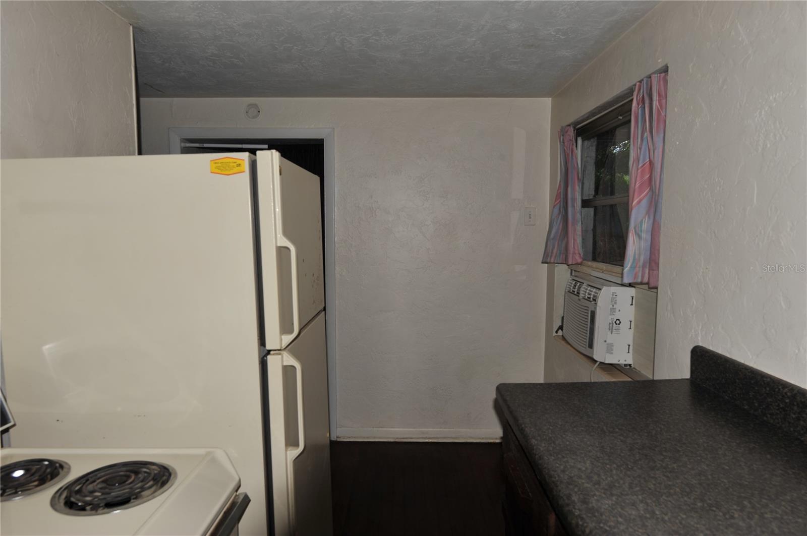 Image 7 of 24 For 410 19th Lane B