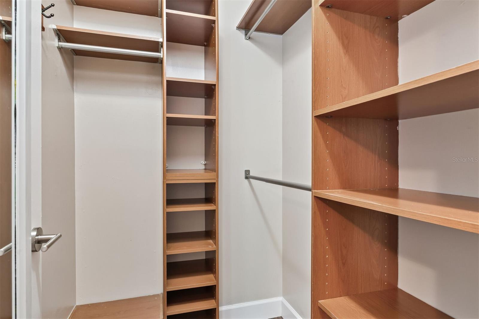 Image 13 of 22 For 2905 Archer Road 4016