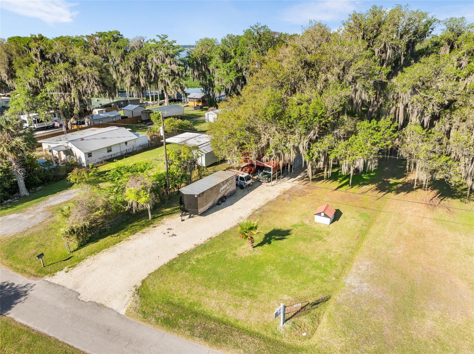 Listing photo id 25 for 15026 Us Highway 301