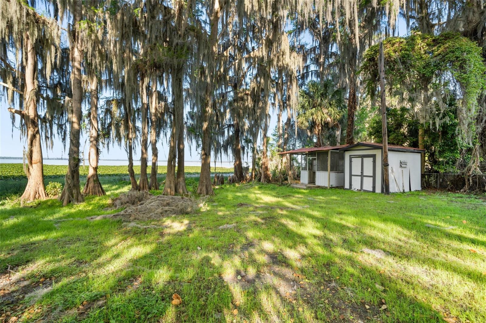 Listing photo id 3 for 15026 Us Highway 301