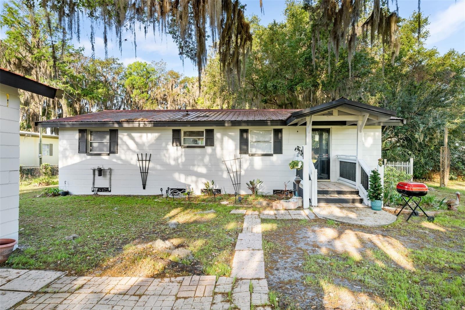 Listing photo id 4 for 15026 Us Highway 301