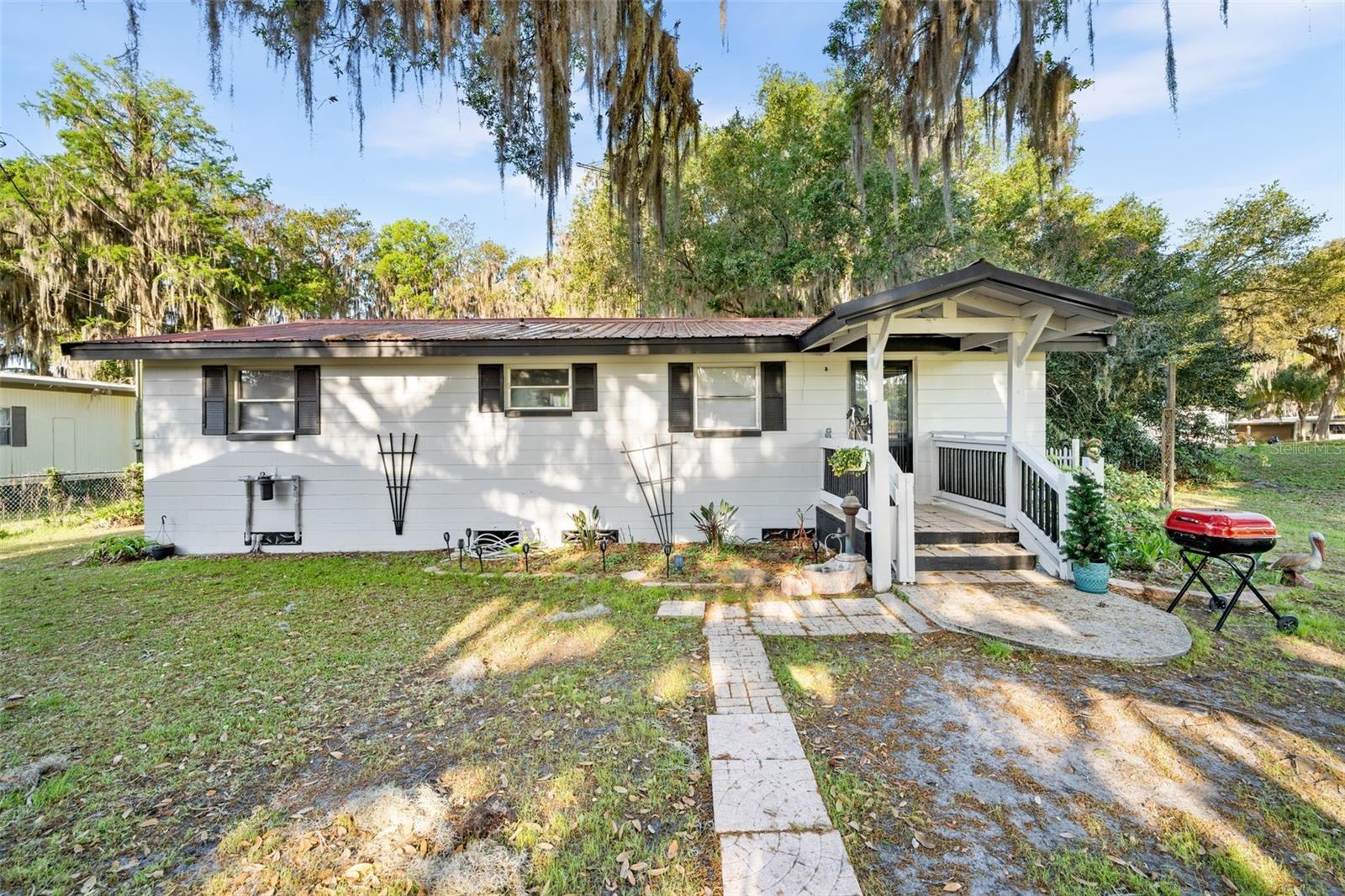 Listing photo id 5 for 15026 Us Highway 301