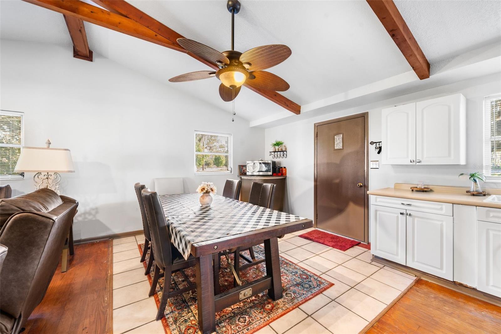 Listing photo id 6 for 15026 Us Highway 301