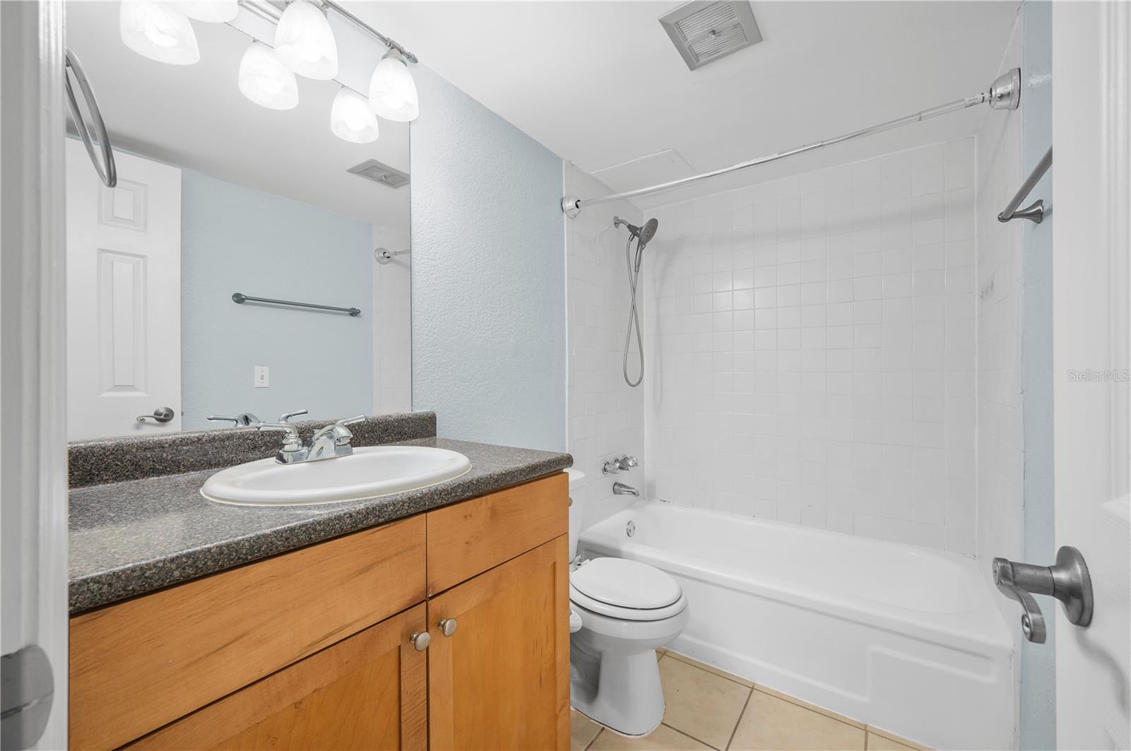 Image 22 of 38 For 1810 23rd Boulevard 174